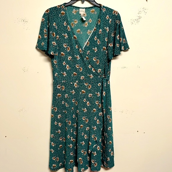 Kaileigh Dresses & Skirts - 🆕🏷️Kaileigh dress flowers print